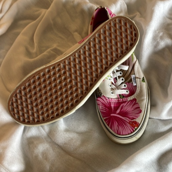VANS ~ Hibiscus Lace Up Sneakers - Picture 6 of 8